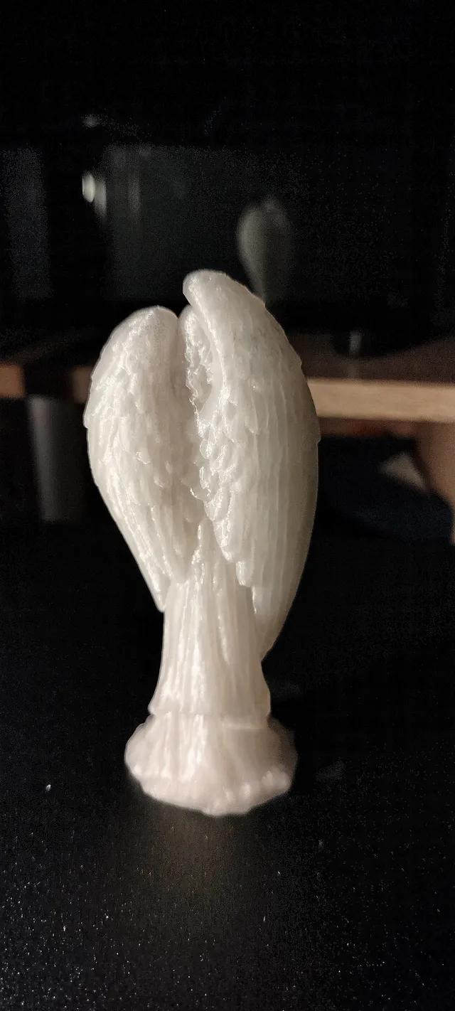 Sculpture of a beautiful angel - Afbeelding 2