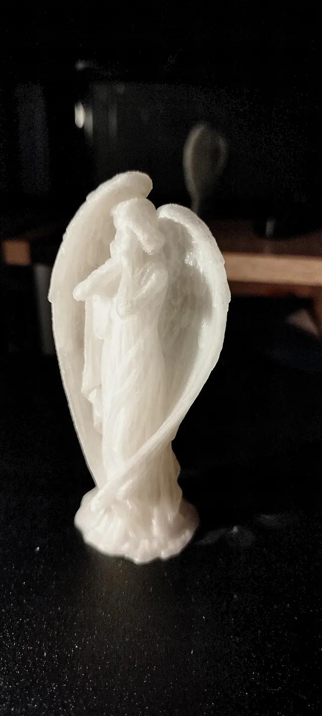 Sculpture of a beautiful angel - Afbeelding 4