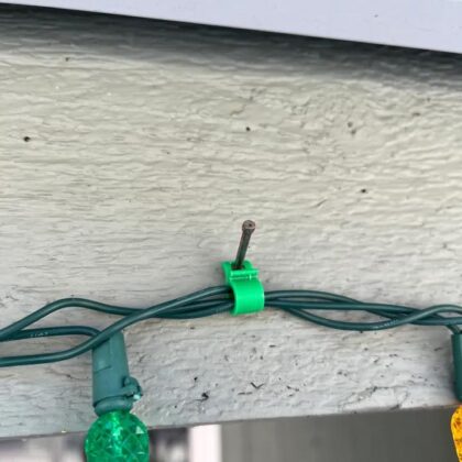 Christmas Light Strand Hanger/Clip
