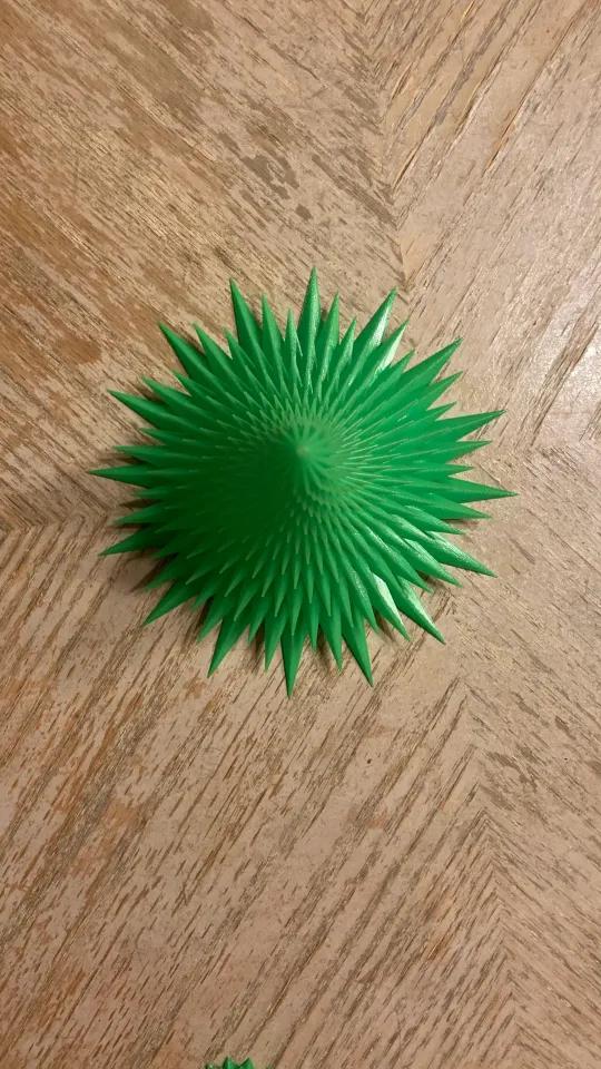 Spiky twisted vase mode Christmas tree - Afbeelding 3