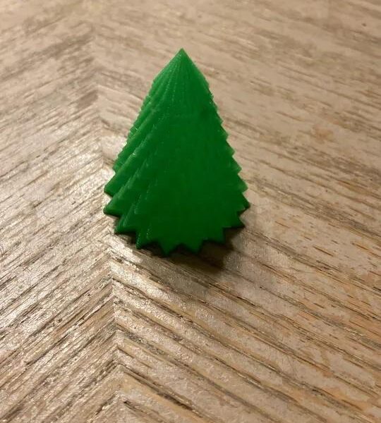 Spiky twisted vase mode Christmas tree
